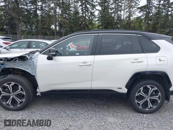 2022 Toyota RAV4 XSE with VIN JTMEB3FV1ND100256, listed as a IAAI auction lot 42127288 with 30,367 mi miles and . Bid and sale history available at DreamBid. Image 15.