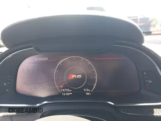 2017 Audi R8 z VIN WUAVACFX0H7903232, wystawiony jako IAAI lot #42247728 z przebiegiem 74 755 mil mil oraz . Historia ofert i sprzedaży dostępna na DreamBid. Obrazek 7.
