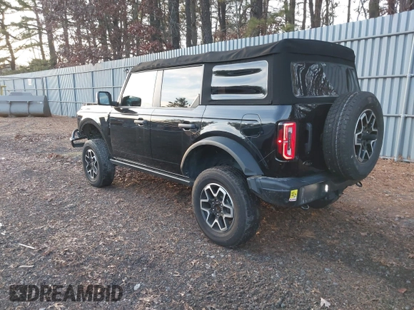 2022 Ford Bronco with VIN 1FMEE5DP0NLA87721, listed as a IAAI auction lot 40968618 with 45,693 mi miles. Bid and sale history available at carsss.com. Image 3.