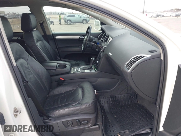 2008 Audi Q7 4.2L Premium with VIN WA1EV74L28D067833, listed as a IAAI auction lot 41541882 with 1 mi miles. Bid and sale history available at carsss.com. Image 5.