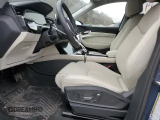 2021 Audi e-tron Sportback Prestige z VIN WA13AAGE0MB019623, wystawiony jako Copart lot #49598914 z przebiegiem 20 856 mil mil oraz . Historia ofert i sprzedaży dostępna na DreamBid. Obrazek 7.