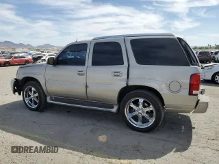 2004 Cadillac Escalade z VIN 1GYEC63T44R235759, wystawiony jako Copart lot #53166755 z przebiegiem 212 034 mil mil oraz Szkody całkowita. Historia ofert i sprzedaży dostępna na DreamBid. Obrazek 2.