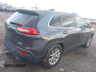 2016 Jeep Cherokee Latitude z VIN 1C4PJMCB4GW141886, wystawiony jako IAAI lot #41215064 z przebiegiem 122 794 mil mil oraz . Historia ofert i sprzedaży dostępna na DreamBid. Obrazek 4.