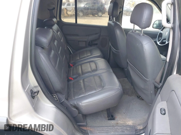 2002 Ford Explorer XLT with VIN 1FMZU63K02UD30577, listed as a IAAI auction lot 41853923 with 211,559 mi miles and . Bid and sale history available at DreamBid. Image 8.