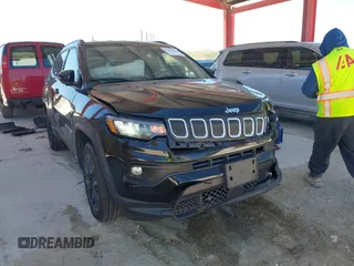 2022 Jeep Compass Latitude Lux with VIN 3C4NJDFB8NT127866, listed as a IAAI auction lot 41859265 with 29,005 mi miles and . Bid and sale history available at DreamBid. Image 1.