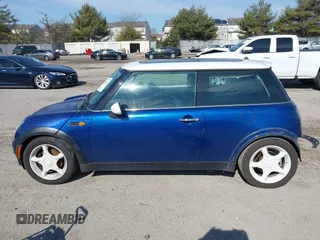 2002 MINI Hardtop with VIN WMWRC33482TC36492, listed as a IAAI auction lot 41633112 with 133,672 mi miles and . Bid and sale history available at DreamBid. Image 14.