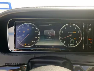 2015 Mercedes-Benz S 550 with VIN WDDUG8FB0FA164779, listed as a Copart auction lot 59945815 with 127,451 mi miles and Salvage title. Bid and sale history available at DreamBid. Image 9.