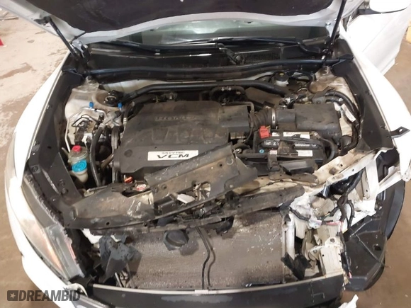 2012 Honda Crosstour EX-L with VIN 5J6TF2H50CL011858, listed as a IAAI auction lot 40767268 with 97,389 mi miles. Bid and sale history available at carsss.com. Image 10.