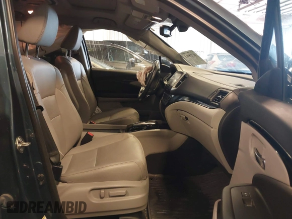 2016 Honda Pilot Elite with VIN 5FNYF6H09GB085621, listed as a IAAI auction lot 41788911 with 137,199 mi miles. Bid and sale history available at carsss.com. Image 5.