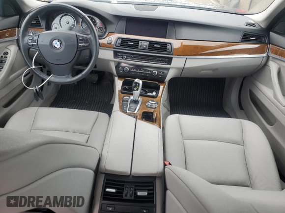 2013 BMW 5 Series 528i xDrive z VIN WBAXH5C58DD108132, wystawiony jako Copart lot #57969865 z przebiegiem 68 308 mil mil oraz Szkoda całkowita • Salvage title. Historia ofert i sprzedaży dostępna na DreamBid. Obrazek 8.