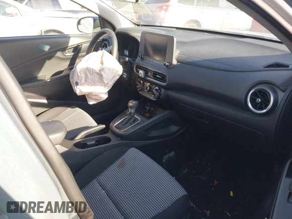 2022 Hyundai Kona SE with VIN KM8K2CAB6NU797564, listed as a IAAI auction lot 41638073 with 47,966 mi miles and . Bid and sale history available at DreamBid. Image 5.