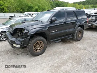 2004 Toyota 4Runner SR5 z VIN JTEBU14R040030242, wystawiony jako Copart lot #57831435 z przebiegiem 223 883 mil mil oraz Szkoda całkowita • Salvage title. Historia ofert i sprzedaży dostępna na DreamBid. Obrazek 1.