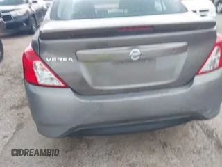 2016 Nissan Versa S Plus z VIN 3N1CN7AP7GL890158, wystawiony jako IAAI lot #42490338 z przebiegiem 180 520 mil mil oraz . Historia ofert i sprzedaży dostępna na DreamBid. Obrazek 6.