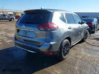 2018 Nissan Rogue SV with VIN 5N1AT2MT0JC769041, listed as a IAAI auction lot 41755272 with 95,695 mi miles. Bid and sale history available at carsss.com. Image 4.