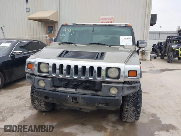 2005 Hummer H2 SUV z VIN 5GRGN23U95H132238, wystawiony jako IAAI lot #41809909 z przebiegiem 300 293 mil mil oraz . Historia ofert i sprzedaży dostępna na DreamBid. Obrazek 12.
