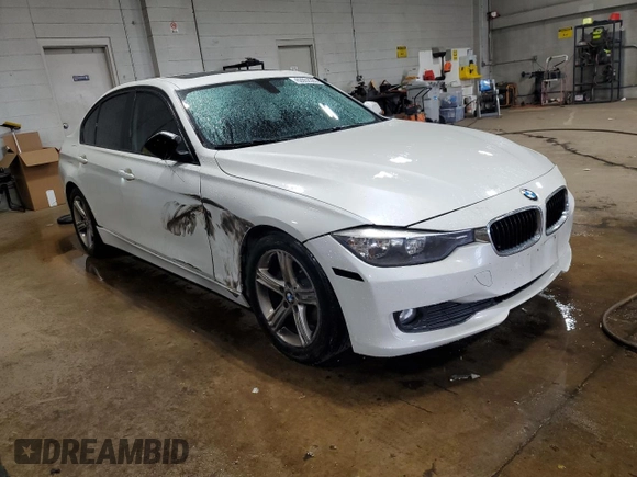 2013 BMW 3 Series 320i xDrive with VIN WBA3C3C5XDF982732, listed as a Copart auction lot 62852385 with 134,466 mi miles and Salvage title. Bid and sale history available at DreamBid. Image 4.