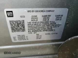 2023 Buick Encore GX Essence z VIN KL4MMGSLXPB132911, wystawiony jako Copart lot #49880115 z przebiegiem 50 287 mil mil oraz Szkoda całkowita • Salvage title. Historia ofert i sprzedaży dostępna na DreamBid. Obrazek 13.