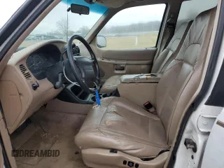 1998 Ford Explorer XLT z VIN 1FMZU32E0WUB20397, wystawiony jako Copart lot #44365985 z przebiegiem 177 291 mil mil oraz Tytuł czysty. Historia ofert i sprzedaży dostępna na DreamBid. Obrazek 7.