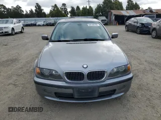 2004 BMW 3 Series 330xi with VIN WBAEW534X4PN33452, listed as a Copart auction lot 54746735 with 135,729 mi miles and Salvage title. Bid and sale history available at DreamBid. Image 5.