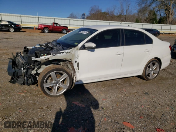 2014 Volkswagen Jetta Sedan SE with VIN 3VWD17AJ1EM242859, listed as a Copart auction lot 50131605 with 183,081 mi miles and Salvage Title. Bid and sale history available at carsss.com. Image 1.