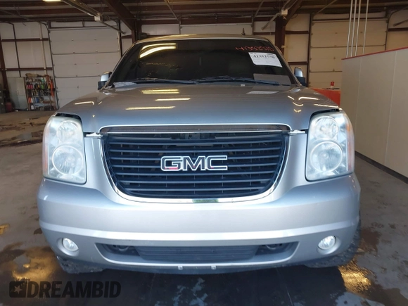 2012 GMC Yukon SLT with VIN 1GKS2CE03CR134986, listed as a IAAI auction lot 41352570 with 141,098 mi miles. Bid and sale history available at carsss.com. Image 12.