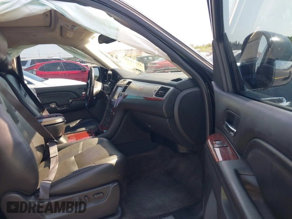 2014 Cadillac Escalade ESV Luxury with VIN 1GYS4HEF6ER130936, listed as a IAAI auction lot 42232487 with 156,967 mi miles and . Bid and sale history available at DreamBid. Image 5.