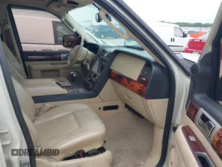 2006 Lincoln Navigator Luxury z VIN 5LMFU27536LJ11833, wystawiony jako IAAI lot #42377770 z przebiegiem 171 885 mil mil oraz . Historia ofert i sprzedaży dostępna na DreamBid. Obrazek 5.