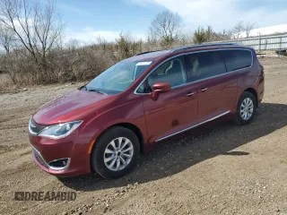 2018 Chrysler Pacifica Touring L z VIN 2C4RC1BG1JR219071, wystawiony jako Copart lot #49571455 z przebiegiem 129 240 mil mil oraz Szkody całkowita. Historia ofert i sprzedaży dostępna na DreamBid. Obrazek 1.