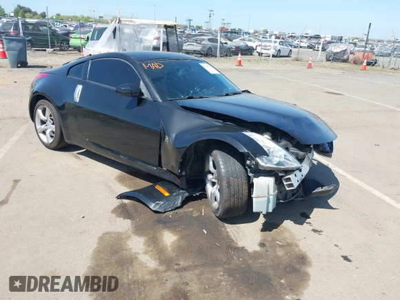 2008 Nissan 350Z Grand Touring with VIN JN1BZ34EX8M750793, listed as a IAAI auction lot 42093716 with 124,386 mi miles. Bid and sale history available at carsss.com. Image 1.