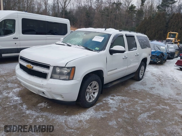 2007 Chevrolet Suburban LT with VIN 1GNFK16327J222353, listed as a IAAI auction lot 41393822 with 157,476 mi miles. Bid and sale history available at carsss.com. Image 2.