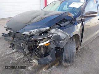 2011 Volkswagen Jetta SEL с VIN 3VWLZ7AJ7BM361967, выставлен на аукционе IAAI как лот 41697537 с пробегом Не указан миль и . История ставок и продаж доступна на DreamBid. Изображение 6.