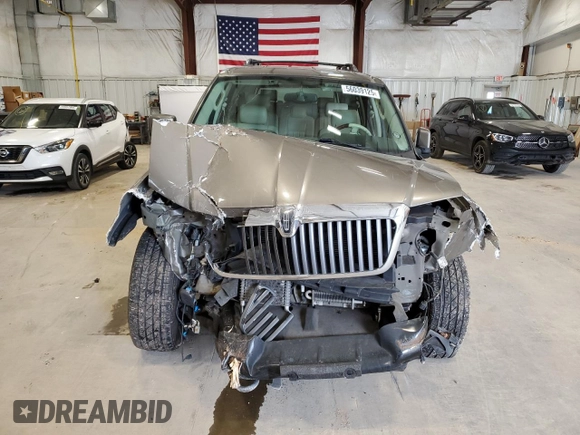 2003 Lincoln Navigator Luxury z VIN 5LMFU28RX3LJ26844, wystawiony jako Copart lot #56039125 z przebiegiem 134 224 mil mil oraz Nie do naprawy • Non repairable. Historia ofert i sprzedaży dostępna na DreamBid. Obrazek 5.