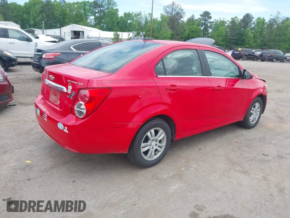 2016 Chevrolet Sonic LT z VIN 1G1JC5SH8G4102802, wystawiony jako IAAI lot #42151351 z przebiegiem 61 289 mil mil oraz . Historia ofert i sprzedaży dostępna na DreamBid. Obrazek 4.