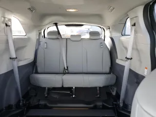 2022 Toyota Sienna XLE with VIN 5TDYRKEC1NS100250, listed as a Copart auction lot 45936435 with 5,567 mi miles and Salvage Title. Bid and sale history available at carsss.com. Image 10.