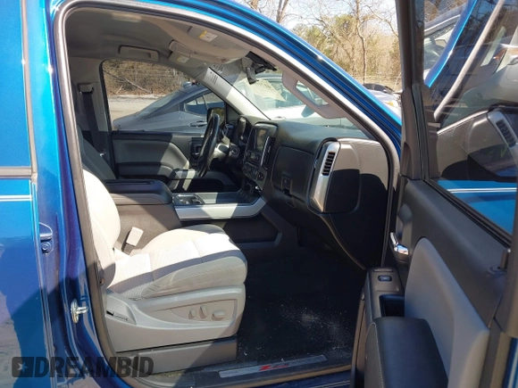 2018 Chevrolet Silverado 1500 LT with VIN 3GCUKREC9JG211391, listed as a IAAI auction lot 41710886 with 113,989 mi miles. Bid and sale history available at carsss.com. Image 5.