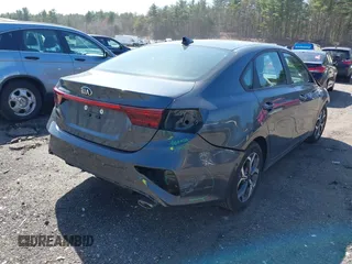 2021 Kia Forte LXS z VIN 3KPF24AD2ME334010, wystawiony jako IAAI lot #42067027 z przebiegiem 76 325 mil mil oraz . Historia ofert i sprzedaży dostępna na DreamBid. Obrazek 4.