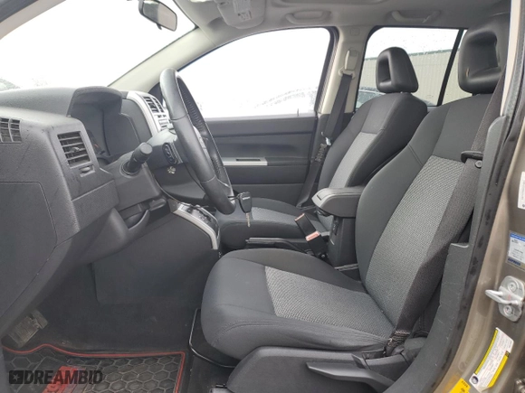 2008 Jeep Compass Sport with VIN 1J8FF47W68D514863, listed as a Copart auction lot 73215294 with 205,359 mi miles and Clean Title. Bid and sale history available at carsss.com. Image 7.