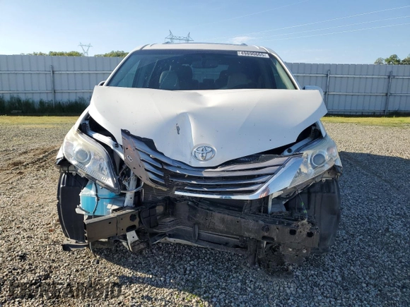 2017 Toyota Sienna XLE Auto Access Seat with VIN 5TDYZ3DC2HS791896, listed as a Copart auction lot 49890665 with 68,027 mi miles and Salvage Title. Bid and sale history available at carsss.com. Image 5.