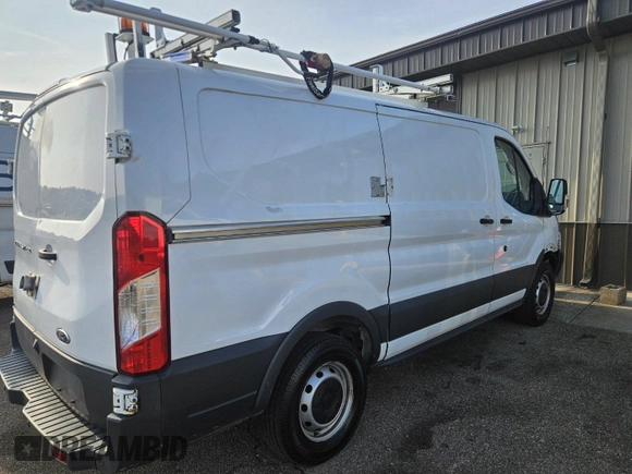 2017 Ford Transit z VIN 1FTYR1YM1HKB05586, wystawiony jako IAAI lot #42621311 z przebiegiem 110 277 mil mil oraz . Historia ofert i sprzedaży dostępna na DreamBid. Obrazek 22.