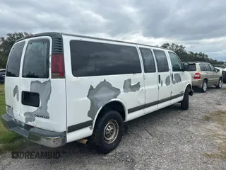 2002 Chevrolet Express with VIN 1GAHG39R921243538, listed as a Copart auction lot 82019624 with 512,936 mi miles and Clean Title. Bid and sale history available at carsss.com. Image 4.