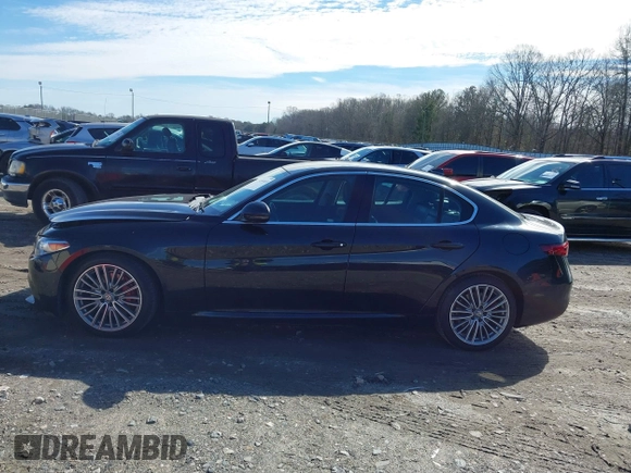 2017 Alfa Romeo Giulia Ti z VIN ZARFAECN4H7551195, wystawiony jako IAAI lot #41444631 z przebiegiem 72 596 mil mil oraz . Historia ofert i sprzedaży dostępna na DreamBid. Obrazek 14.