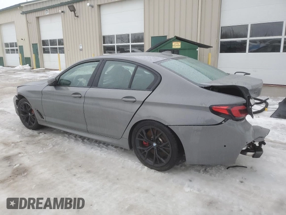 2021 BMW 5 Series M550i xDrive z VIN WBA13BK05MCF97316, wystawiony jako Copart lot #63713144 z przebiegiem Nie podano mil oraz Szkoda całkowita • Salvage title. Historia ofert i sprzedaży dostępna na DreamBid. Obrazek 2.