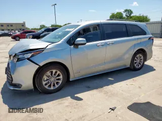2021 Toyota Sienna LE z VIN 5TDKRKEC2MS019245, wystawiony jako Copart lot #60656145 z przebiegiem Nie podano mil oraz Szkoda całkowita • Salvage title. Historia ofert i sprzedaży dostępna na DreamBid. Obrazek 1.
