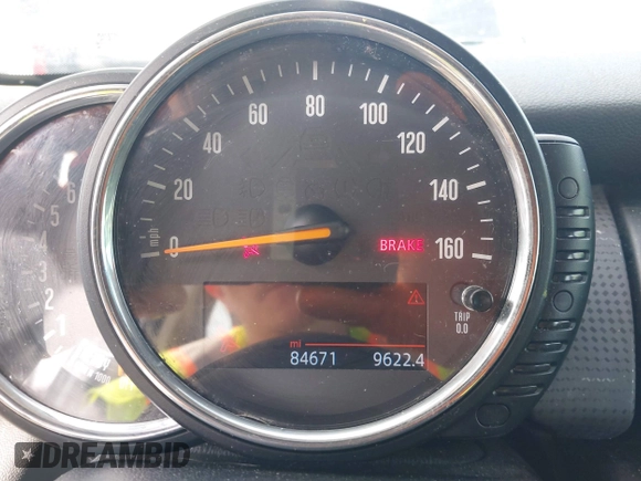 2016 MINI Hardtop 4 Door z VIN WMWXU1C54G2A93779, wystawiony jako IAAI lot #41933339 z przebiegiem 85 000 mil mil oraz . Historia ofert i sprzedaży dostępna na DreamBid. Obrazek 7.
