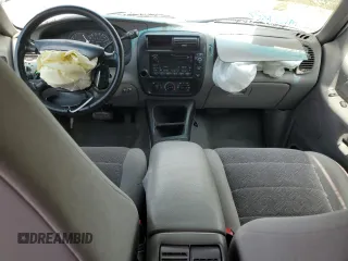 2000 Ford Explorer XLT z VIN 1FMZU63E8YZB53850, wystawiony jako Copart lot #52954505 z przebiegiem 130 428 mil mil oraz Szkody całkowita. Historia ofert i sprzedaży dostępna na DreamBid. Obrazek 8.
