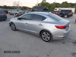 2013 Acura ILX with VIN 19VDE1F39DE010087, listed as a IAAI auction lot 41832973 with 214,137 mi miles. Bid and sale history available at carsss.com. Image 3.