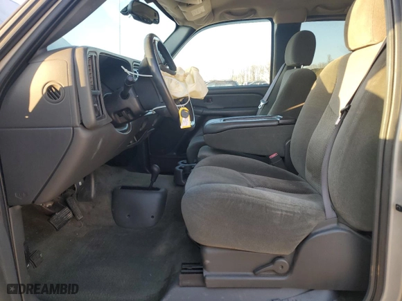 2004 Chevrolet Silverado 1500 LS with VIN 2GCEK19V441120544, listed as a Copart auction lot 48036395 with 209,971 mi miles and Salvage Title. Bid and sale history available at carsss.com. Image 7.