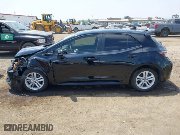 2022 Toyota Corolla Hatchback SE with VIN JTNB4MBE0N3166758, listed as a IAAI auction lot 39296188 with 20,401 mi miles. Bid and sale history available at carsss.com. Image 15.