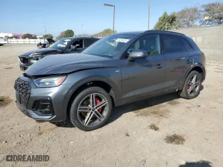 2024 Audi Q5 S line Premium Plus with VIN WA1E2AFY3R2102696, listed as a Copart auction lot 46238485 with 4,754 mi miles and Salvage Title. Bid and sale history available at carsss.com. Image 1.