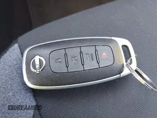 2024 Nissan Versa SV z VIN 3N1CN8EV9RL848415, wystawiony jako IAAI lot #42069381 z przebiegiem 36 904 mil mil oraz . Historia ofert i sprzedaży dostępna na DreamBid. Obrazek 11.